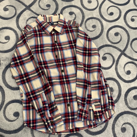 Uniqlo Kids Shirt. - Picture 3 of 4
